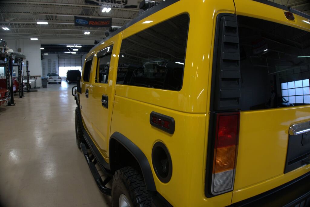Used 2003 HUMMER H2 w/ Preferred Equipment Group image 19