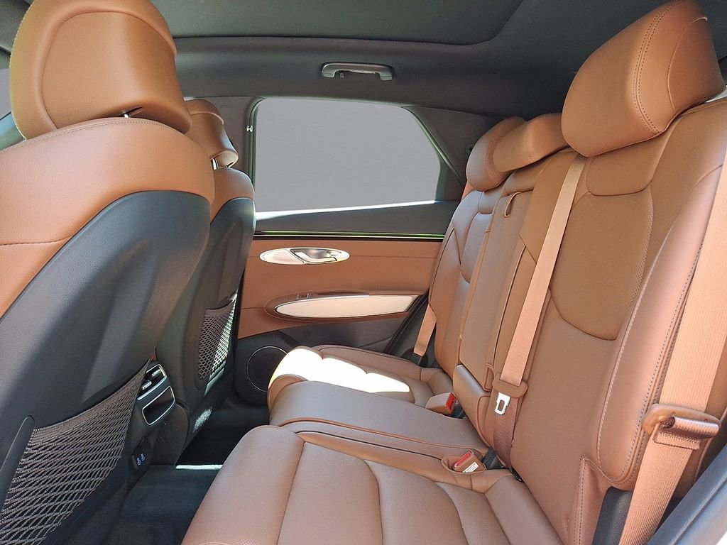 New 2026 Genesis GV70 2.5T Advanced w/ G1 Accessory Package AWD/4WD image 13