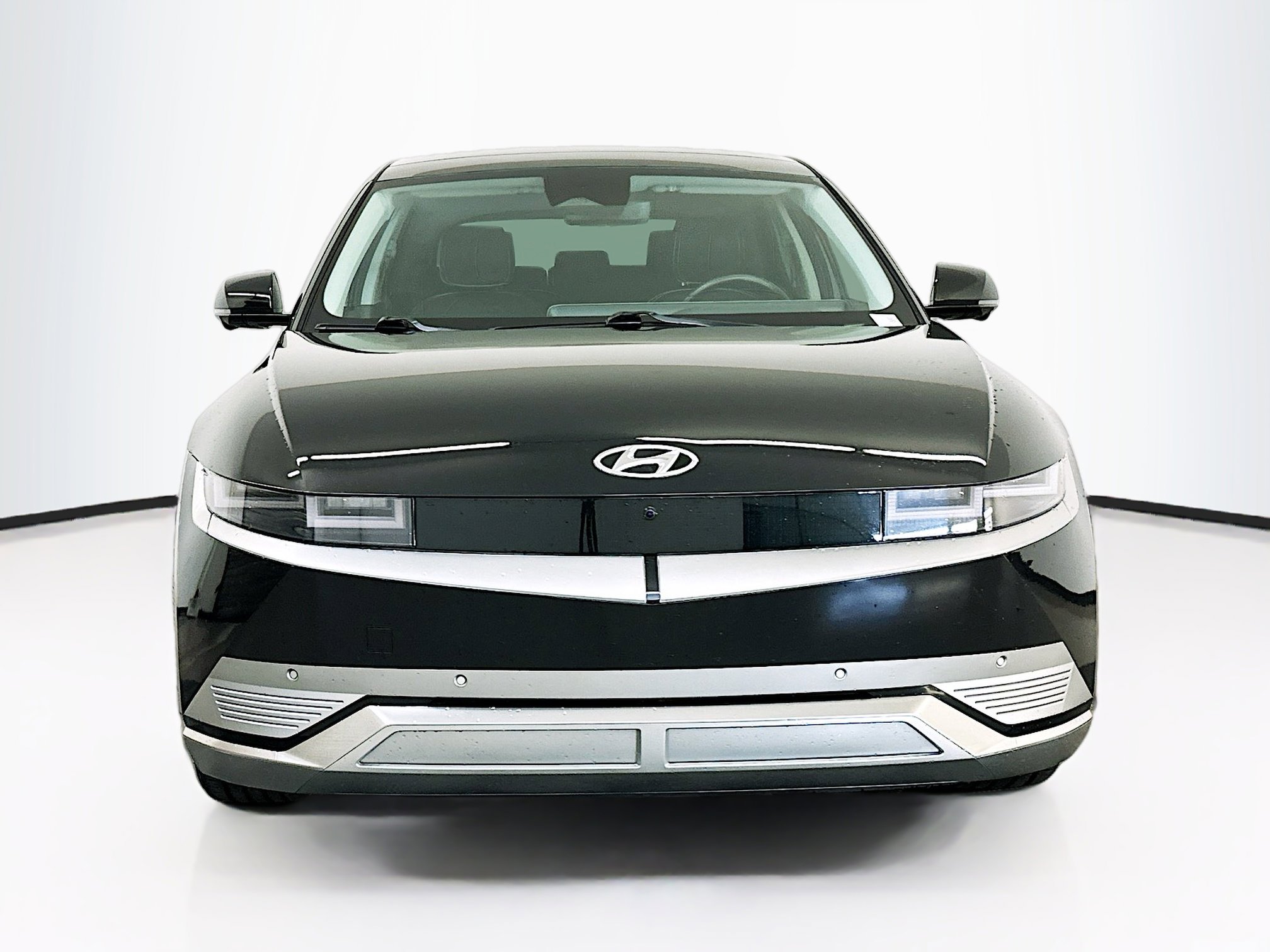 Used 2024 Hyundai Ioniq 5 Limited image 2