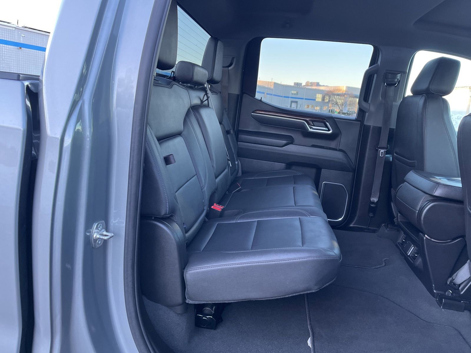 Certified 2025 GMC Sierra 1500 SLT image 16