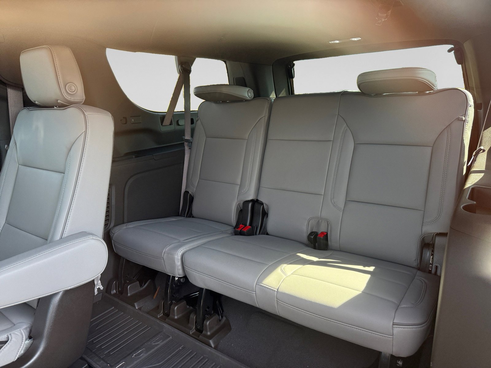 New 2026 GMC Yukon XL Elevation w/ LPO, Floor Liner Package image 18