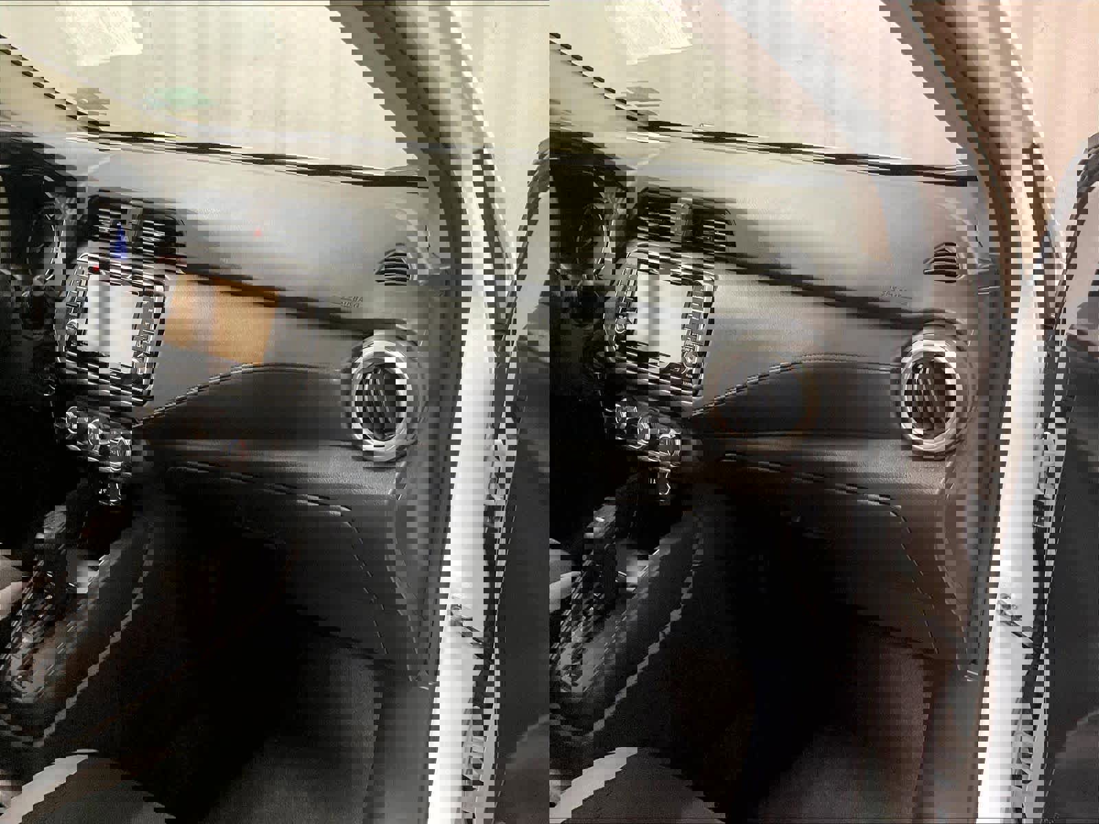 Used 2025 Nissan Versa S w/ Trunk Package image 13