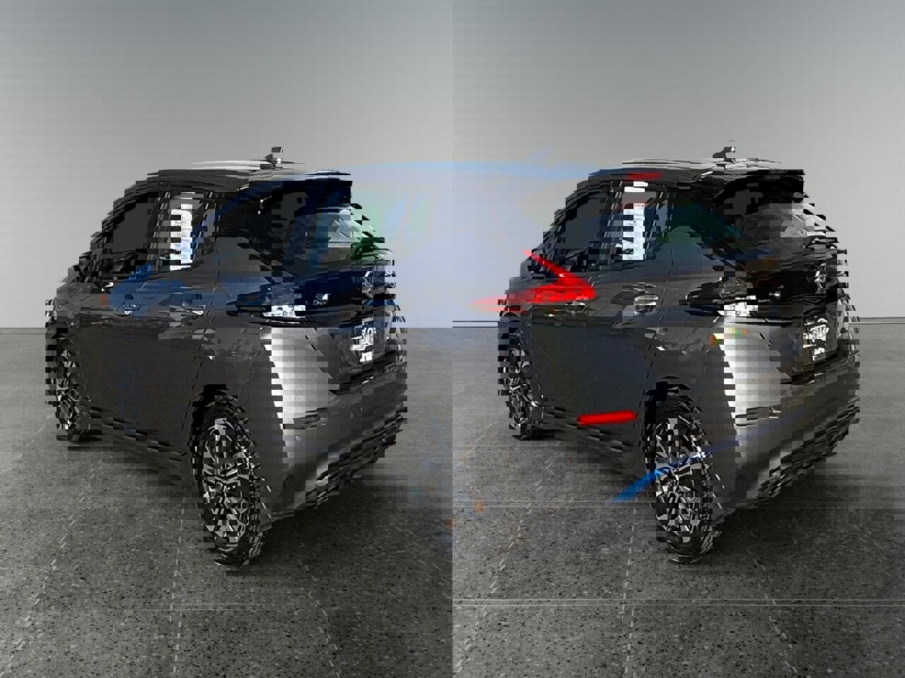 Used 2020 Nissan Leaf SV image 3