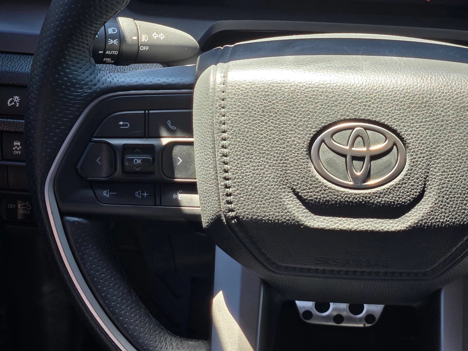 Used 2025 Toyota Tacoma TRD Sport AWD/4WD image 15