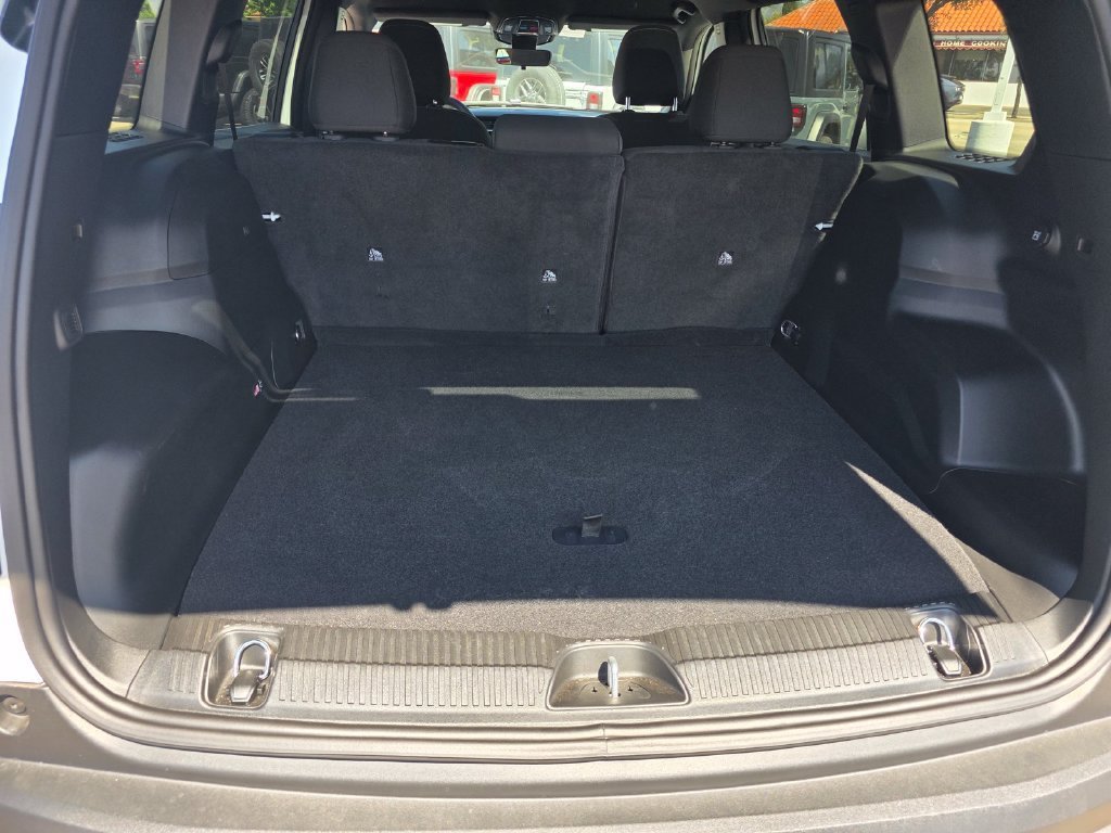 New 2026 Jeep Cherokee Laredo AWD/4WD image 11