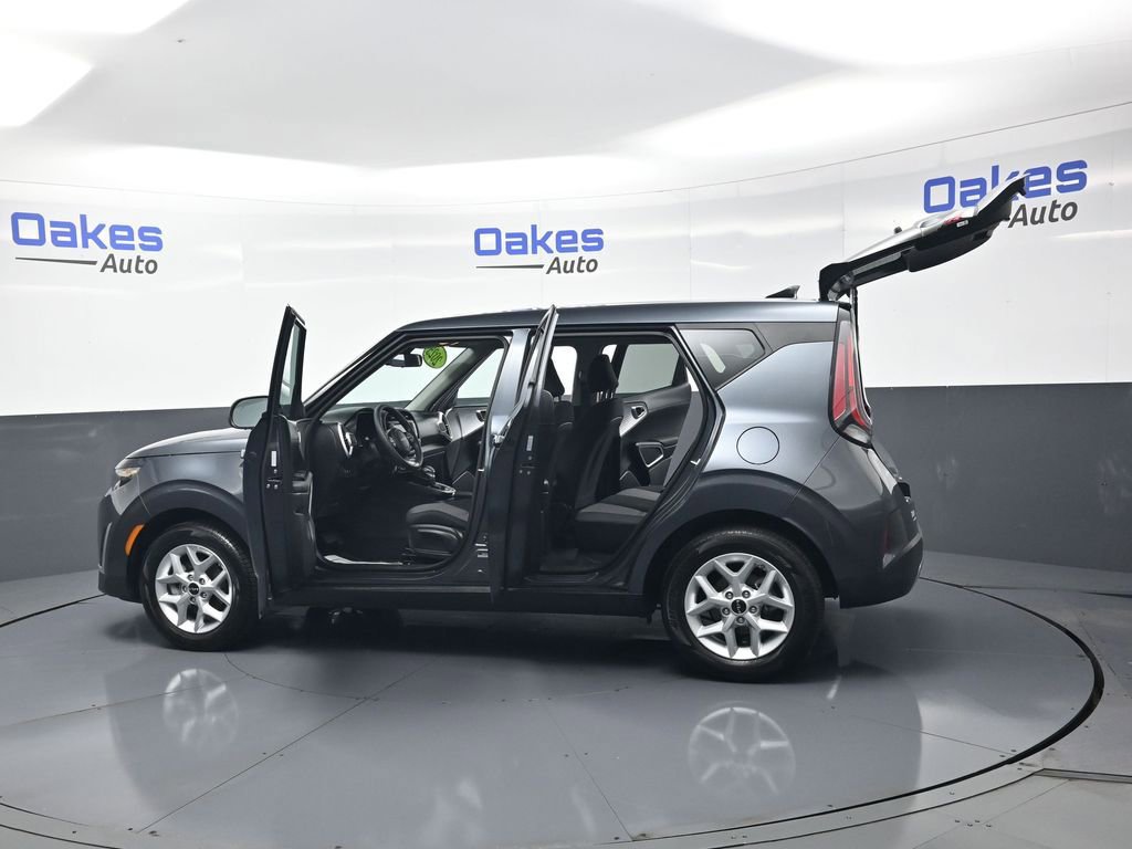 Certified 2025 Kia Soul LX w/ LX Technology Package image 52