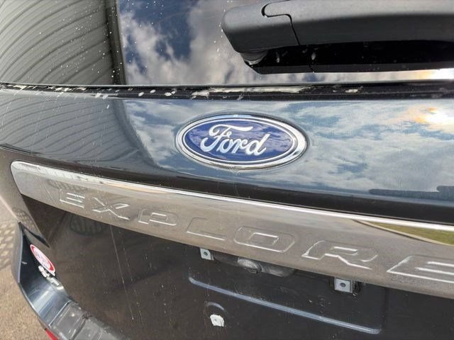 Used 2022 Ford Explorer XLT w/ Equipment Group 202A AWD/4WD image 51