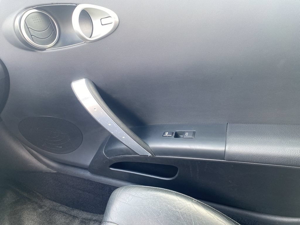 Used 2005 Nissan 350Z Touring RWD image 27