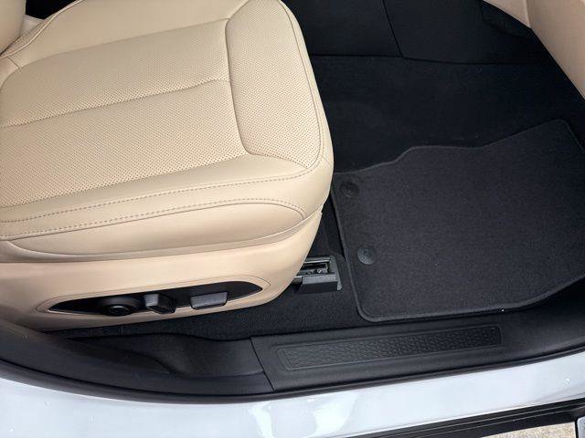 New 2025 Jeep Grand Cherokee Limited w/ Luxury Tech Group II image 38