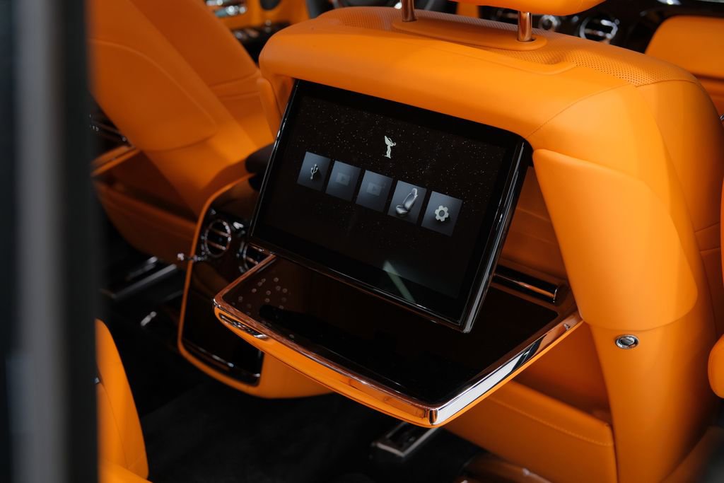 Used 2025 Rolls-Royce Phantom Sedan image 51