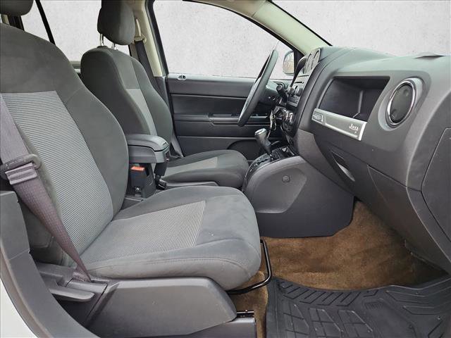 Used 2017 Jeep Compass Sport w/ Power Value Group image 18