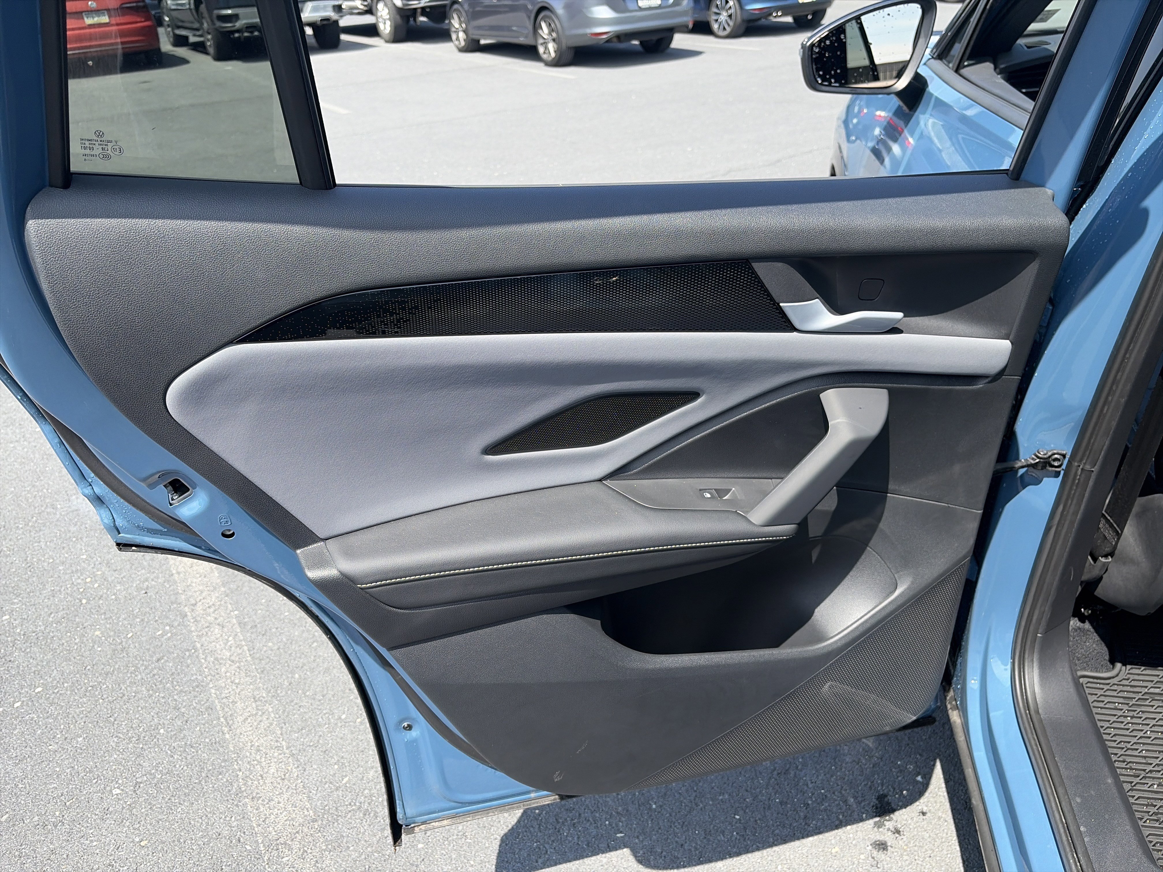 Used 2025 Volkswagen Tiguan SE R-Line AWD/4WD image 28