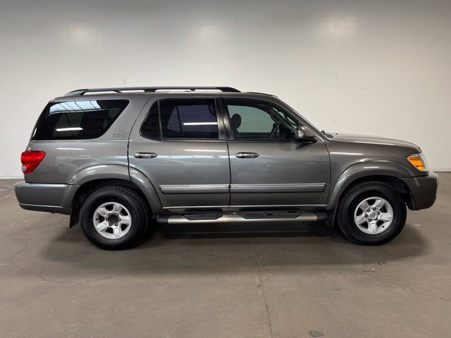 Used 2005 Toyota Sequoia SR5 RWD image 2