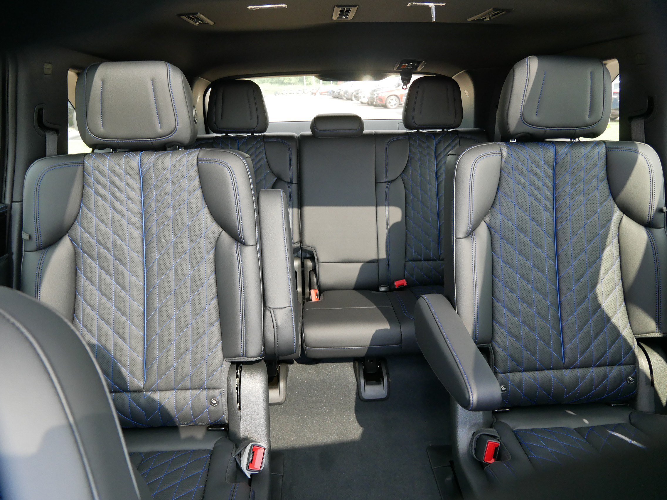 Used 2026 Cadillac Escalade IQ Sport 1 w/ LPO, ONYX Package AWD/4WD image 11