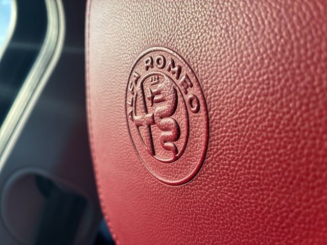 Used 2019 Alfa Romeo Giulia AWD image 59