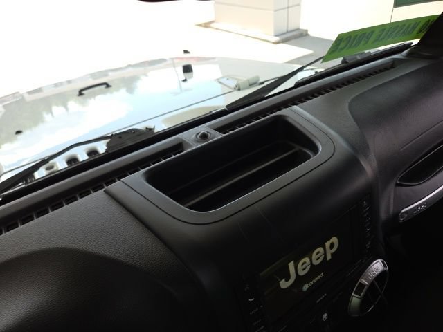 Used 2015 Jeep Wrangler Unlimited Sahara w/ Connectivity Group AWD/4WD image 59