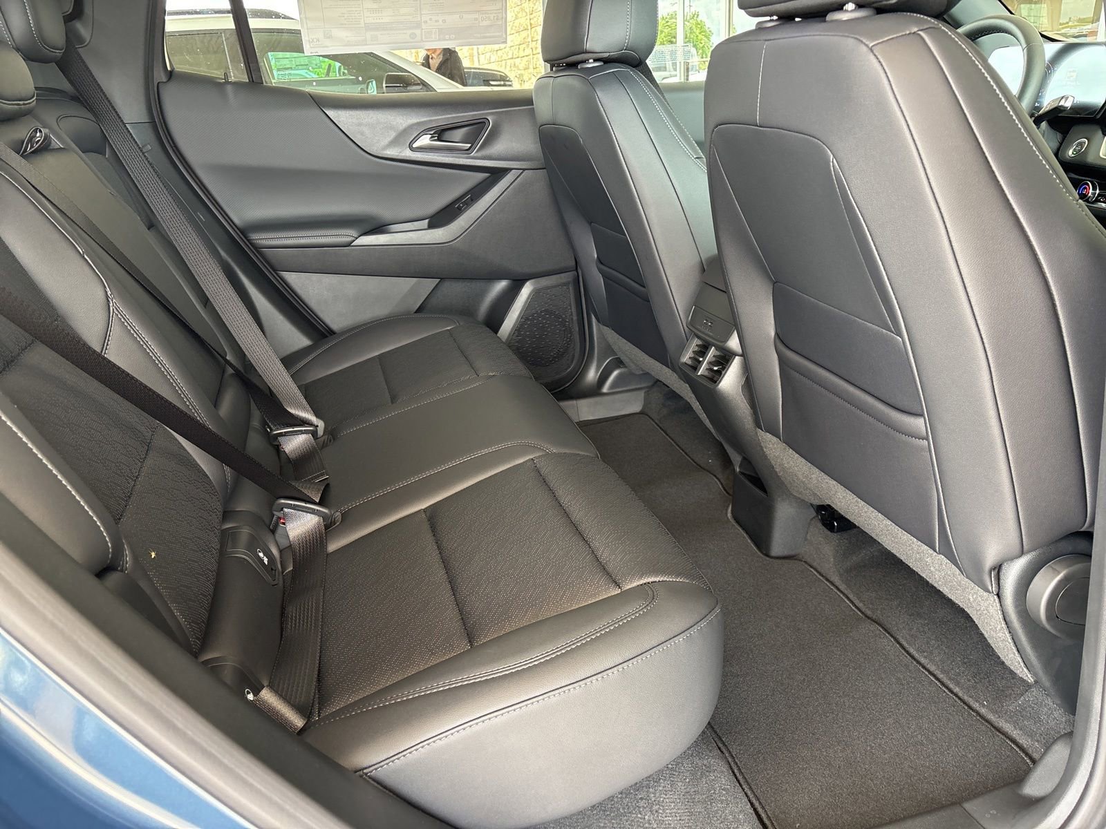 New 2026 Chevrolet Equinox LT w/ Convenience Package II FWD image 18
