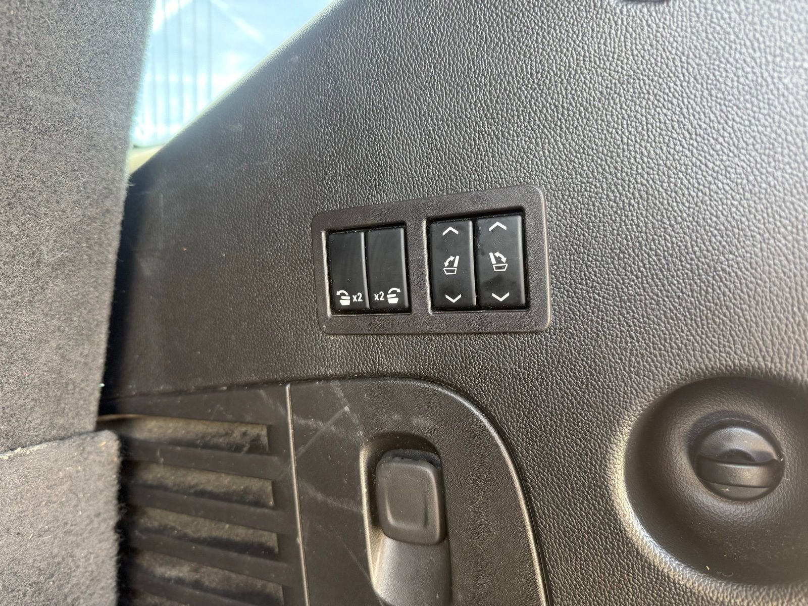 Used 2018 Chevrolet Tahoe Premier AWD/4WD image 27