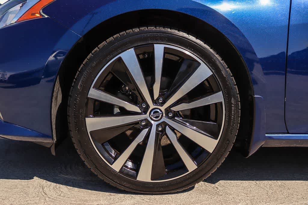 Used 2020 Nissan Altima 2.5 SR w/ Premium Package FWD image 11