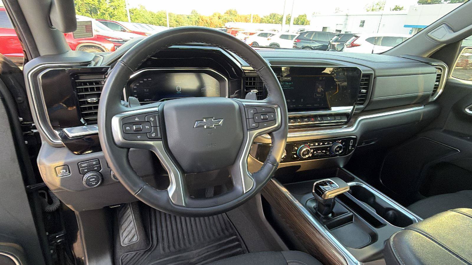 Used 2024 Chevrolet Silverado 1500 RST w/ Z71 Off-Road Package AWD/4WD image 22