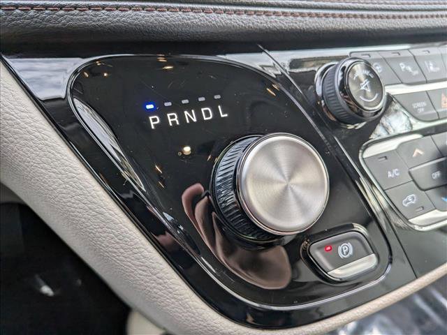 Used 2017 Chrysler Pacifica Limited w/ UConnect Theater Package image 15