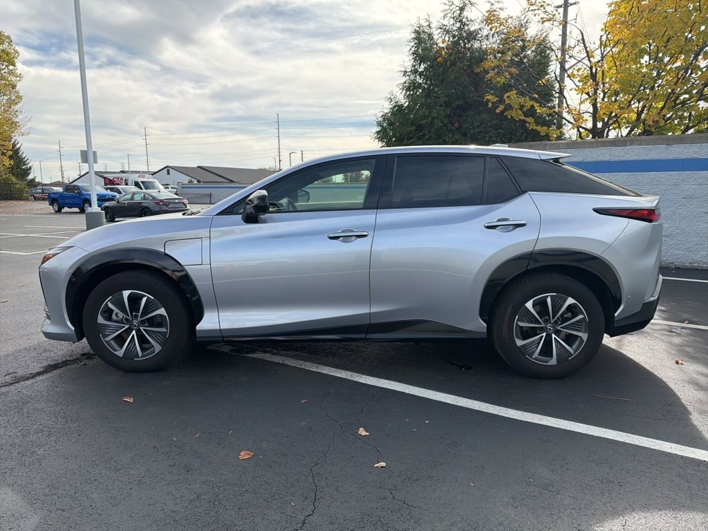 Used 2023 Lexus RZ 450e Premium image 2