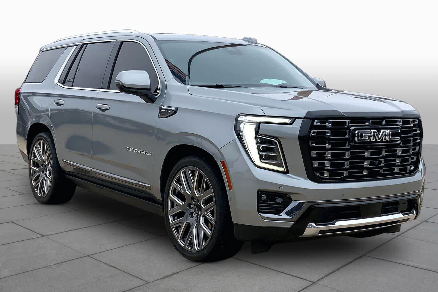 Certified 2025 GMC Yukon Denali Ultimate AWD/4WD image 3