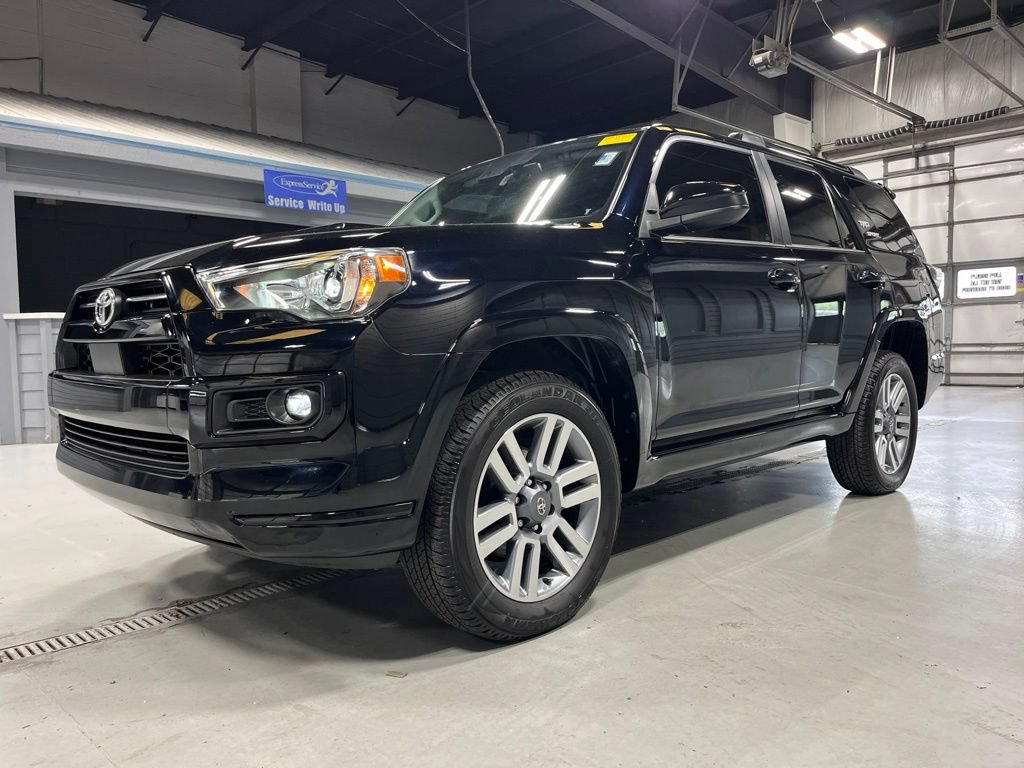Used 2024 Toyota 4Runner TRD Sport AWD/4WD image 3
