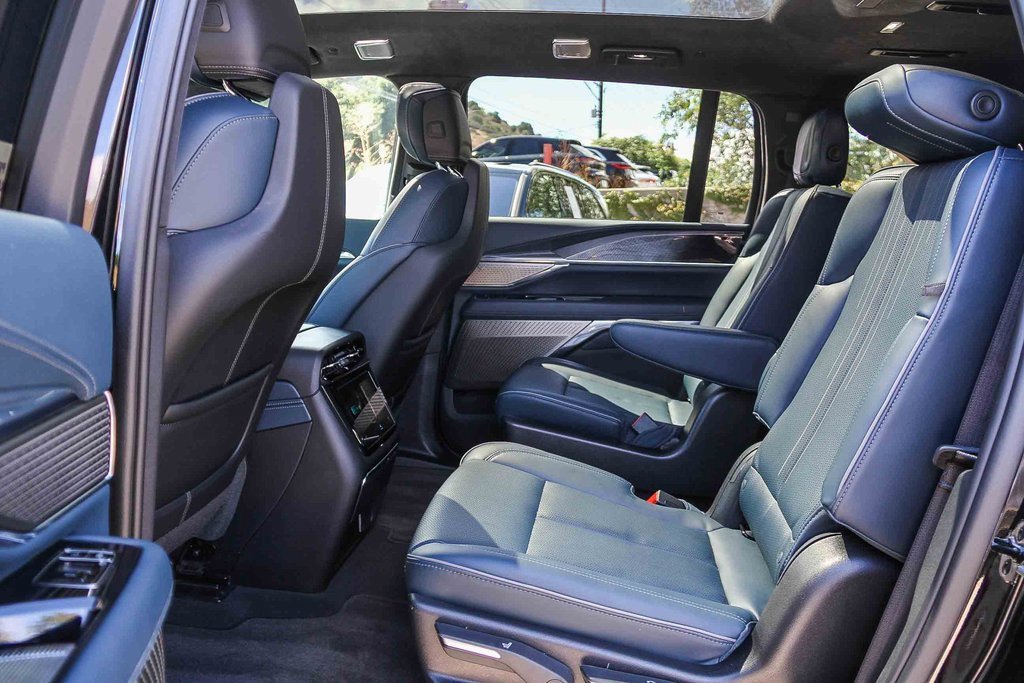 Used 2025 Cadillac Escalade IQ Sport 2 image 17