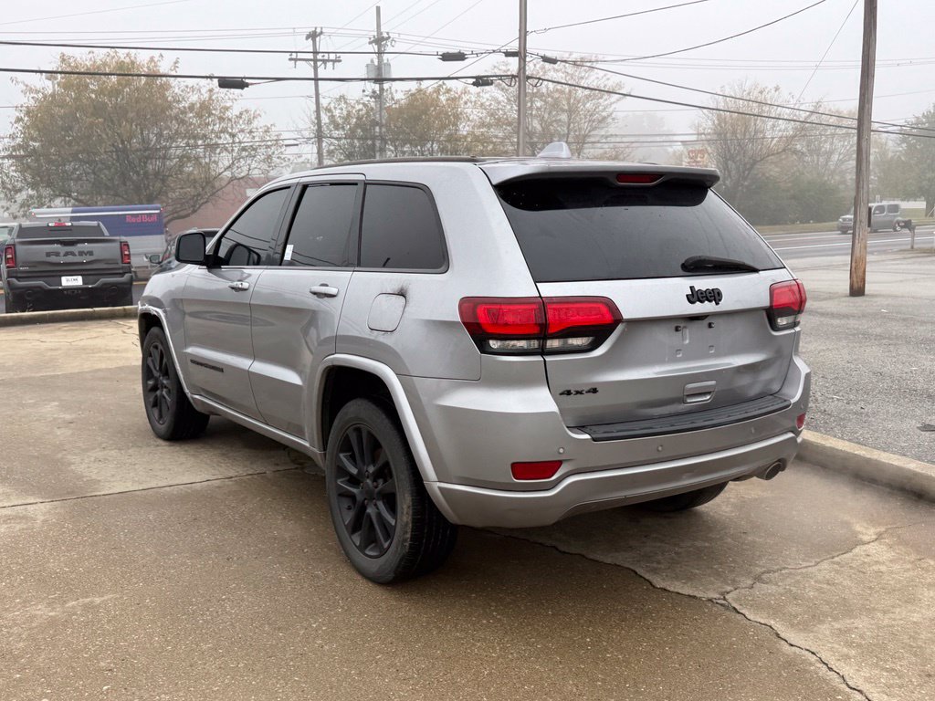 Used 2018 Jeep Grand Cherokee Altitude AWD/4WD image 8