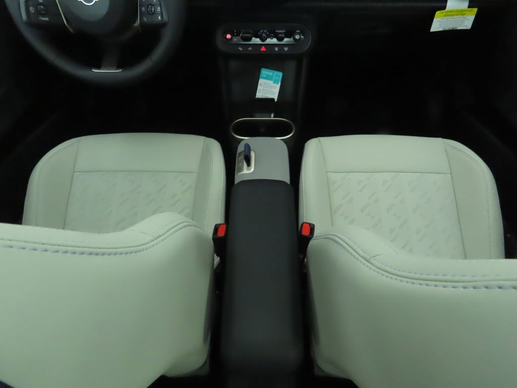 Used 2026 MINI Cooper 2-Door Hardtop FWD image 19