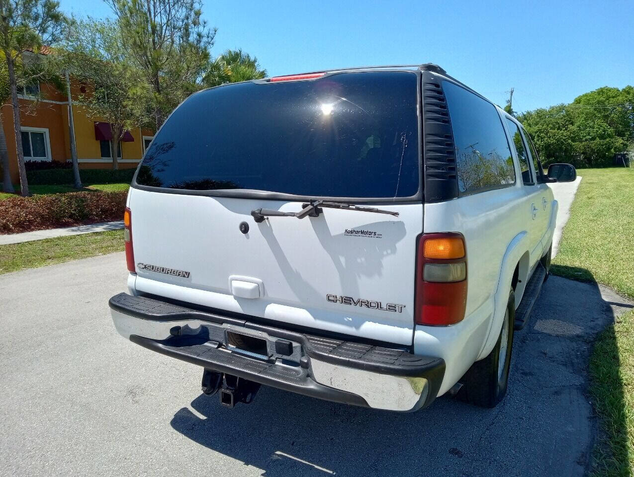 Used 2002 Chevrolet Suburban LT image 8