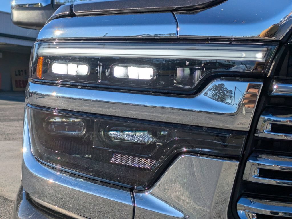 New 2026 RAM 3500 Laramie AWD/4WD image 12