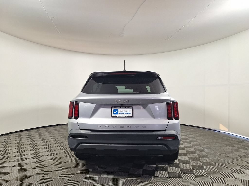 Used 2022 Kia Sorento LX FWD image 6