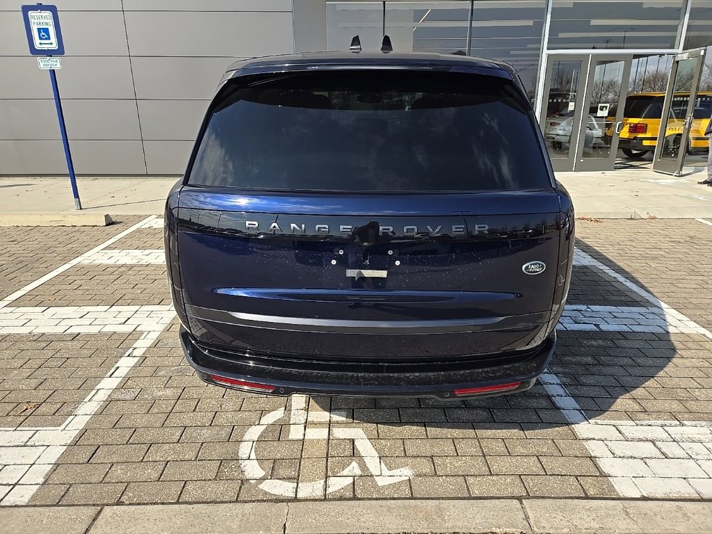 Certified 2023 Land Rover Range Rover SE image 6