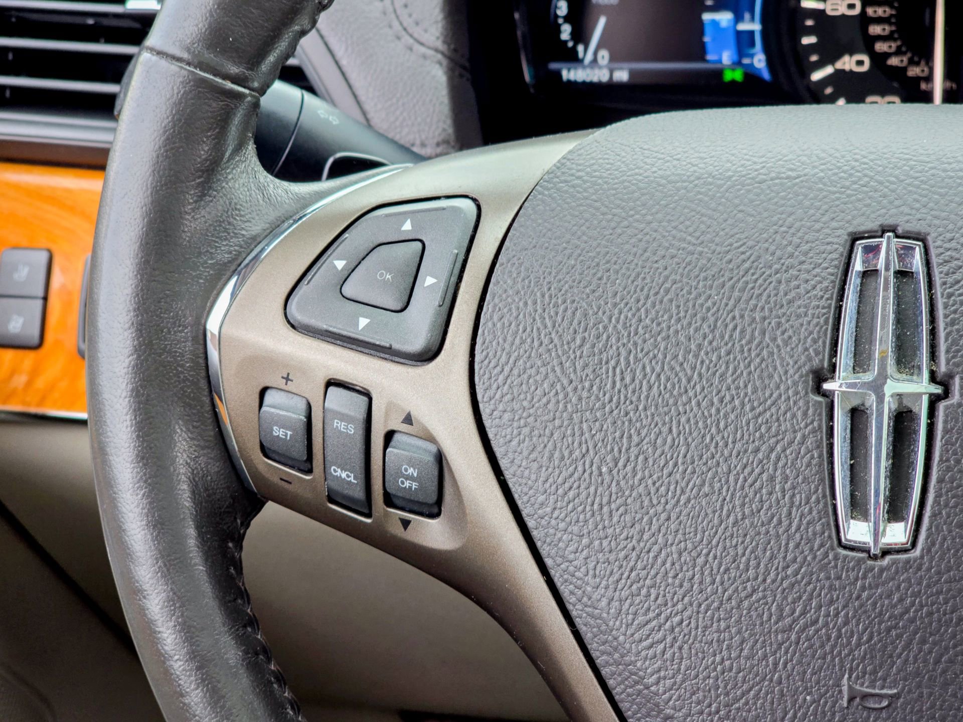 Used 2015 Lincoln MKX FWD w/ Equipment Group 102A image 36