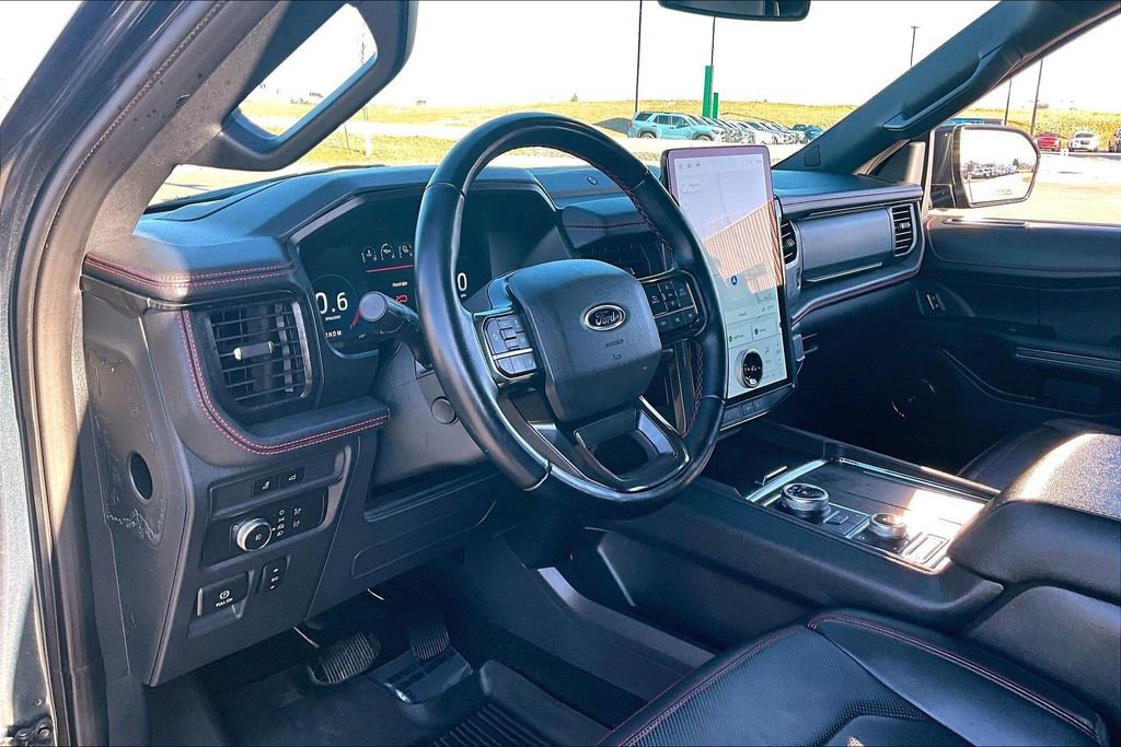 Used 2022 Ford Expedition Limited image 14