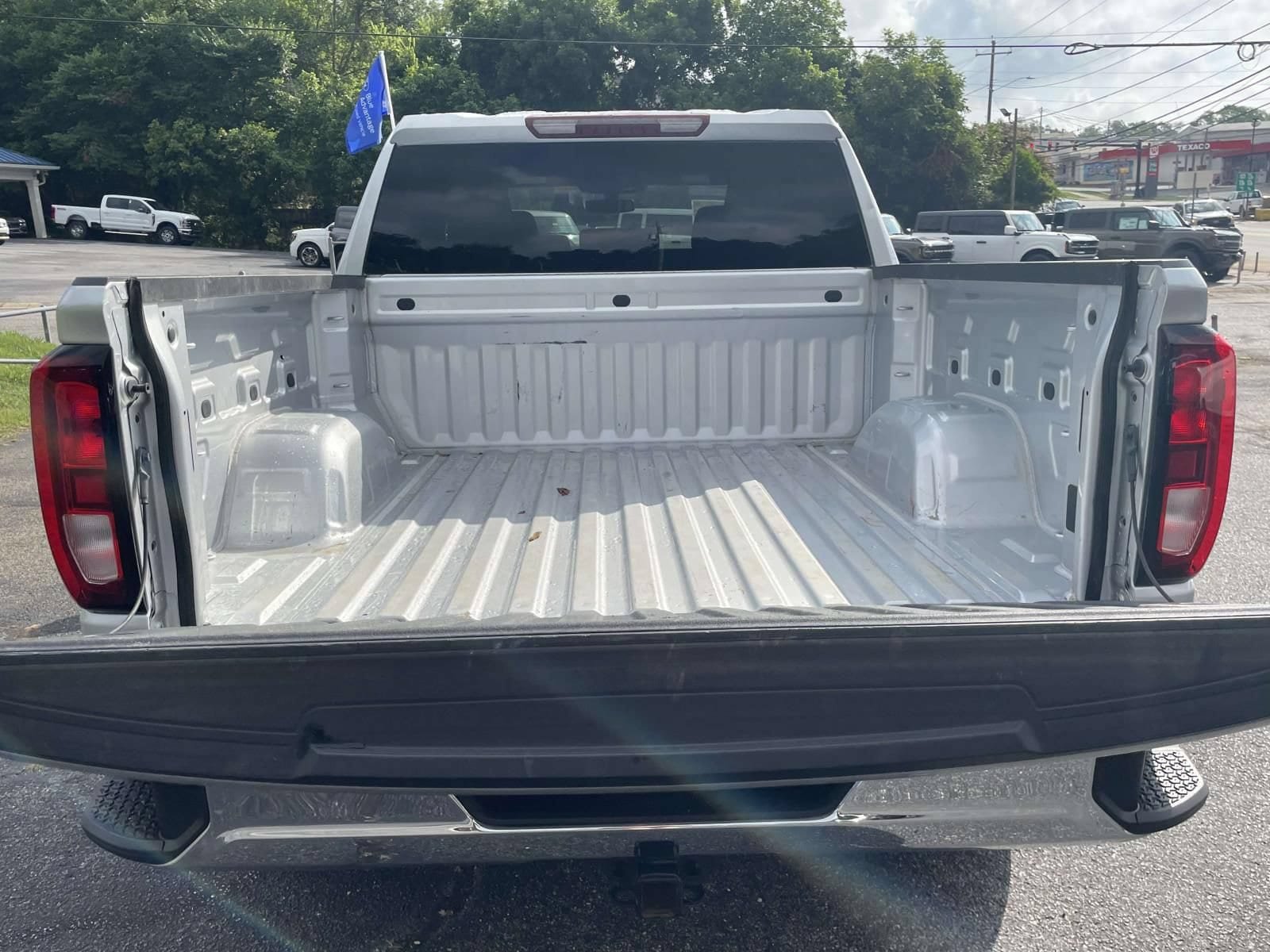 Used 2021 GMC Sierra 1500 SLE RWD image 5