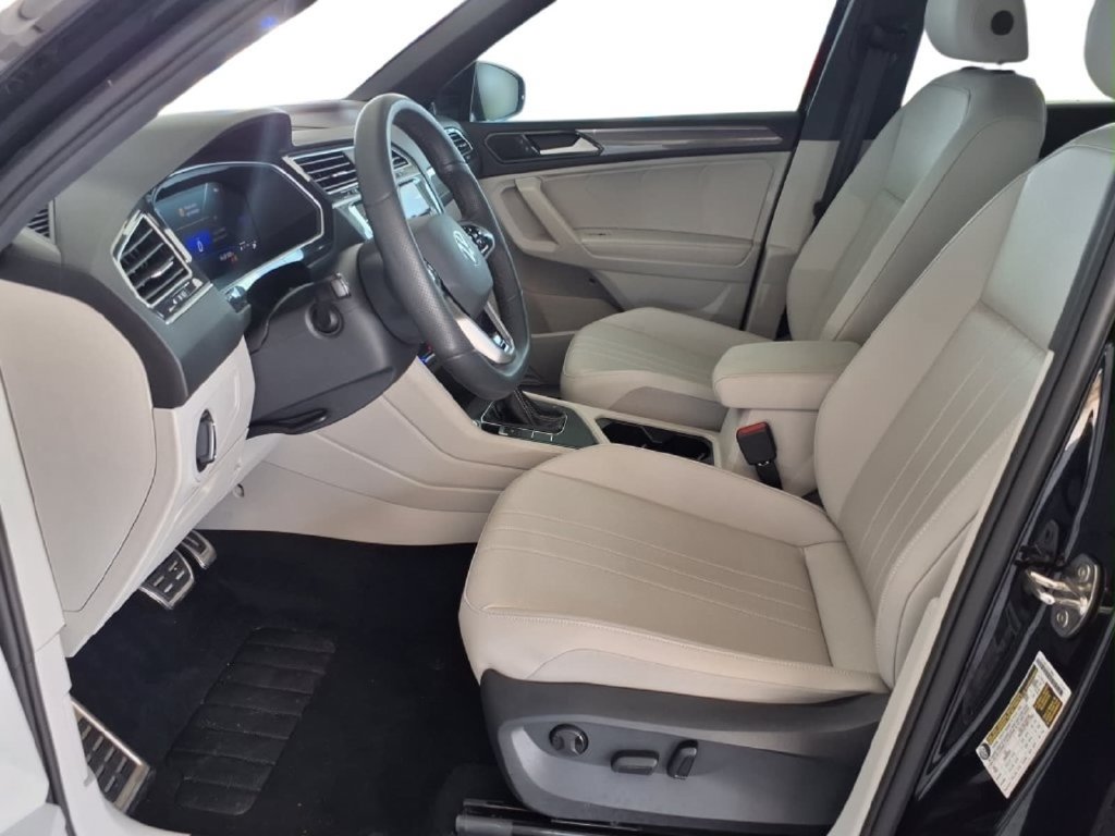 Used 2024 Volkswagen Tiguan SE R-Line FWD image 21