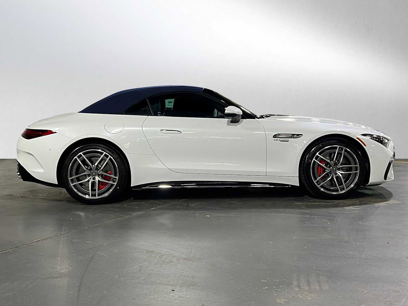 New 2026 Mercedes-Benz SL 55 AMG 4MATIC image 2