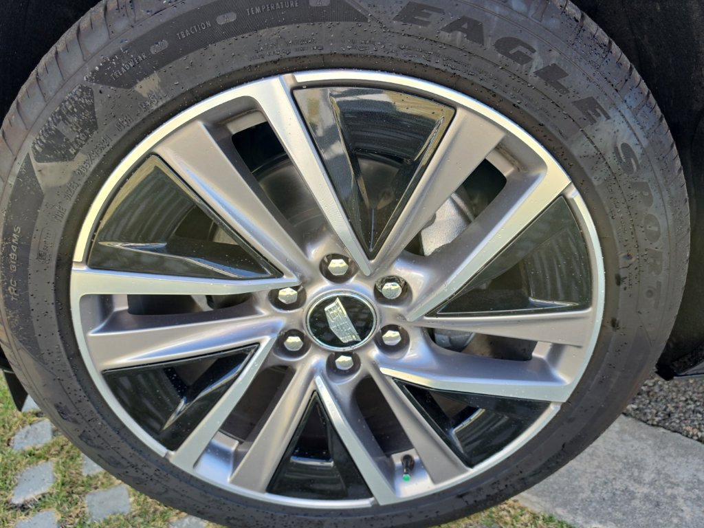 Used 2026 Cadillac Vistiq Sport w/ LPO, Floor Liner Package AWD/4WD image 28