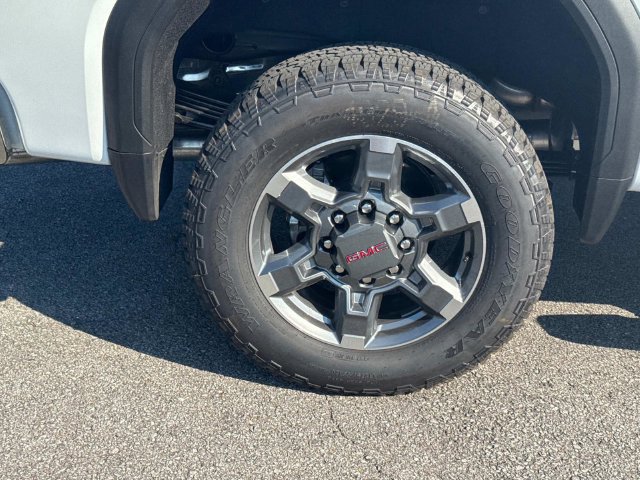 New 2026 GMC Sierra 2500 SLT w/ SLT Premium Package AWD/4WD image 11