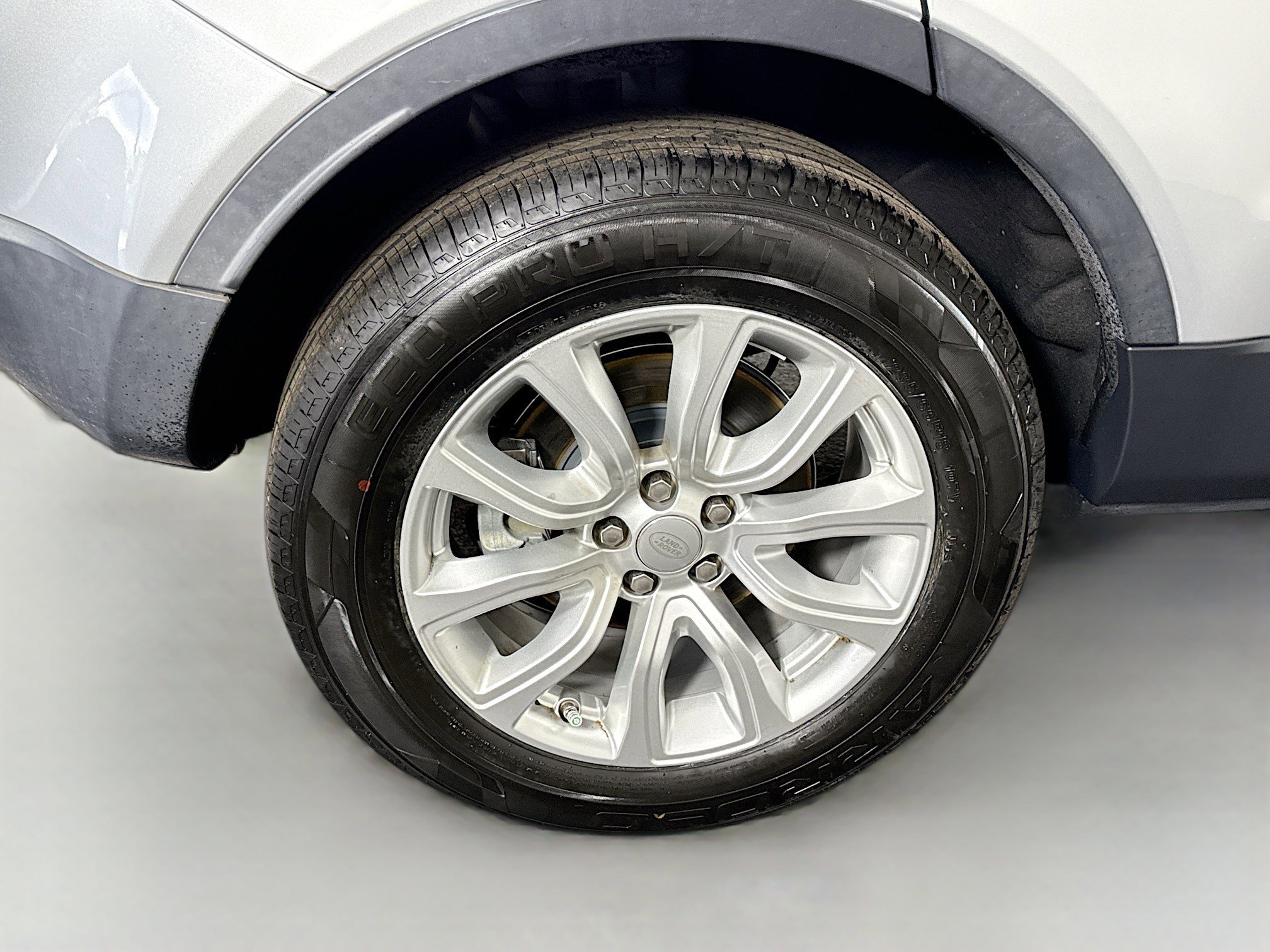 Used 2019 Land Rover Range Rover Evoque SE image 33