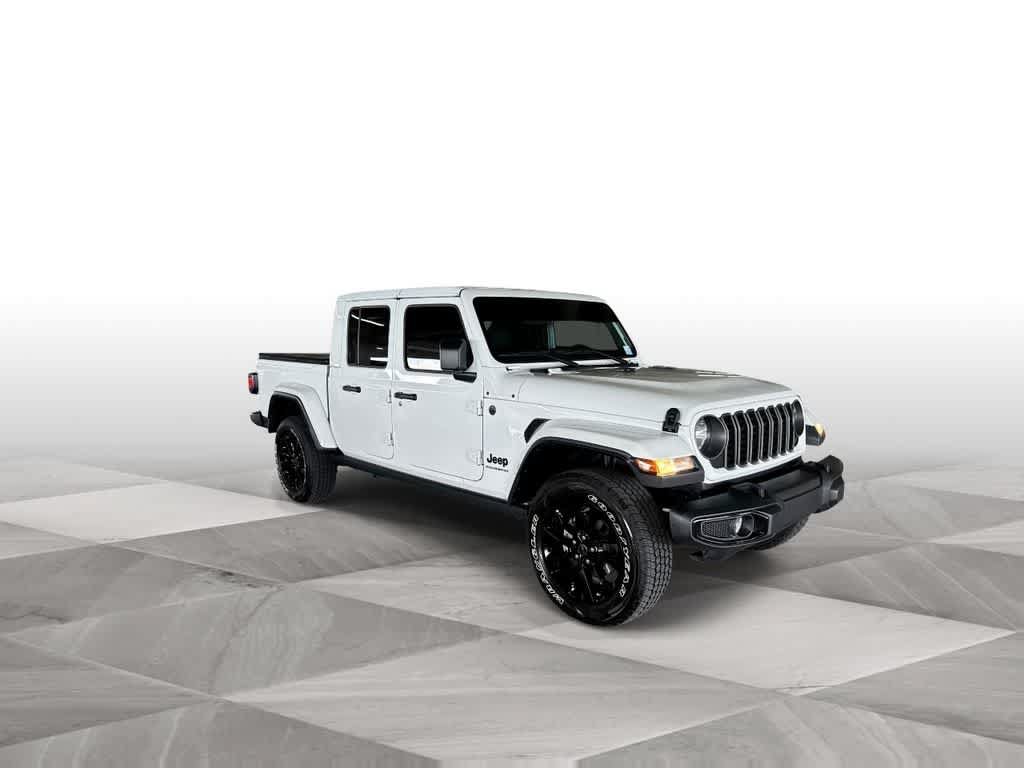 Used 2025 Jeep Gladiator Sport AWD/4WD image 2