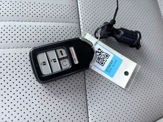 Used 2018 Honda Accord Touring image 24
