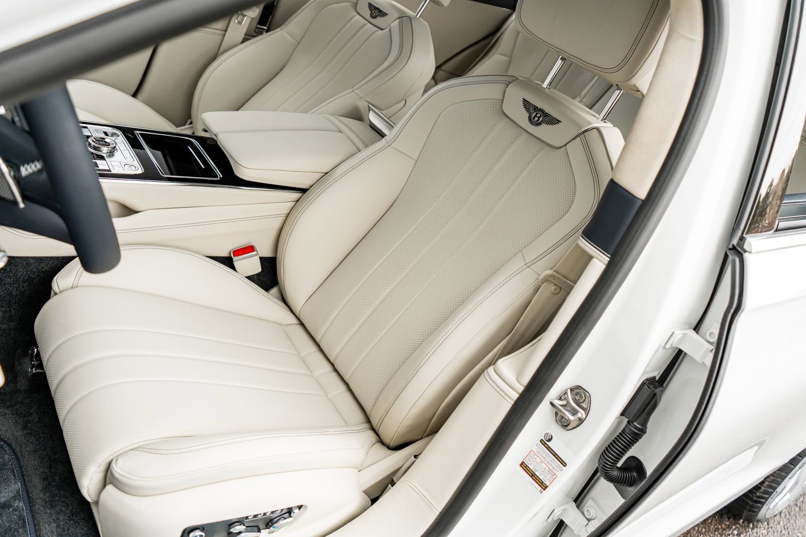 New 2026 Bentley Flying Spur Plug-In Hybrid image 26