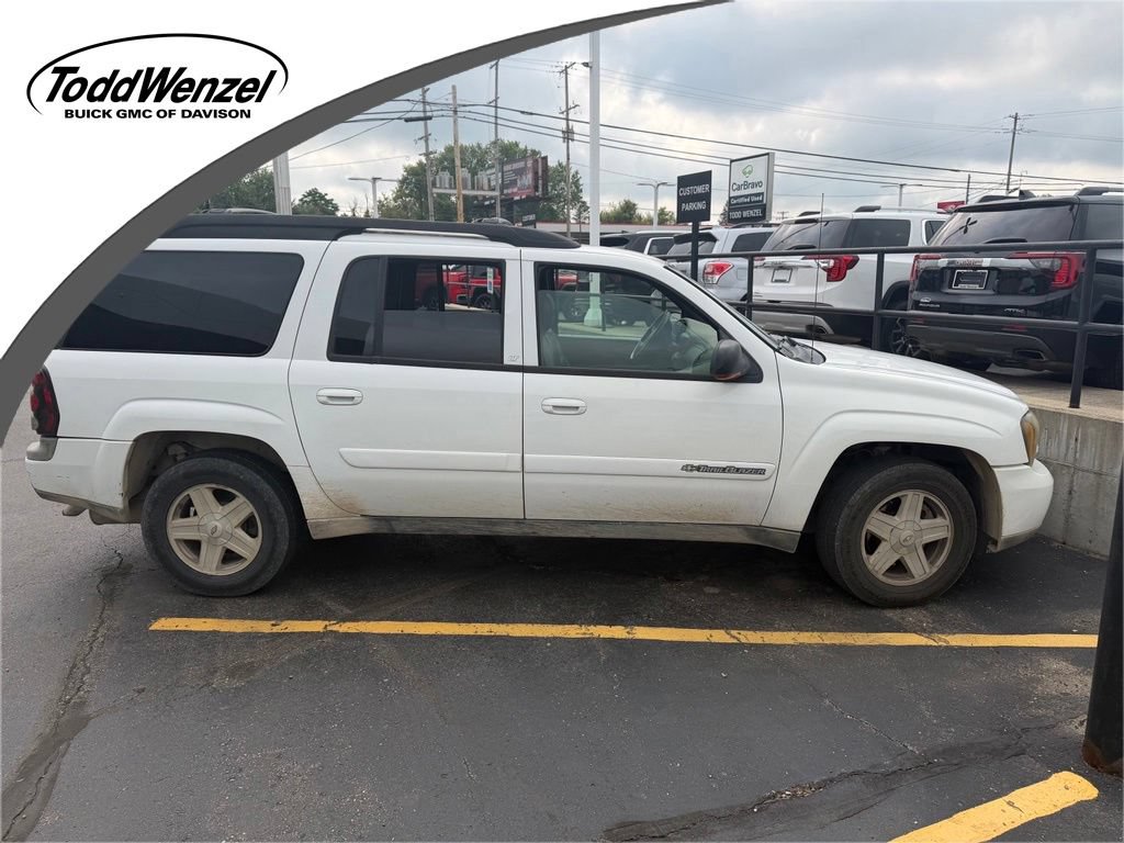 Used 2003 Chevrolet TrailBlazer 4WD w/ Skid Plate Package image 1