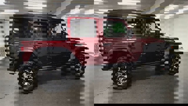 Used 2022 Jeep Wrangler Unlimited Rubicon w/ Cold Weather Group image 9