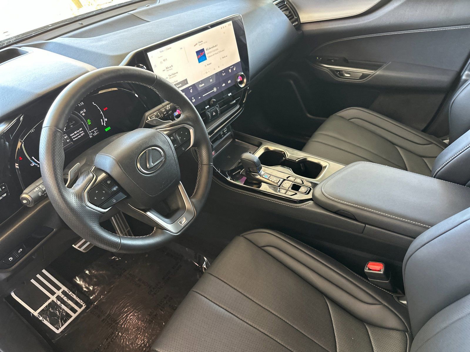 Used 2025 Lexus NX 450h+ F Sport AWD/4WD image 10