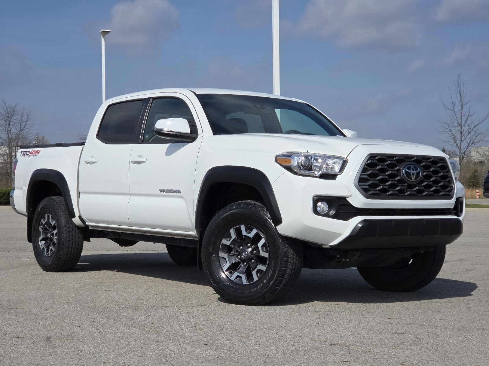 Used 2021 Toyota Tacoma TRD Off-Road image 2